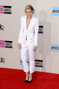 miley-cyrus-in-versus-versace-2013-american-music-awards-amas-white-pant-suit.jpg